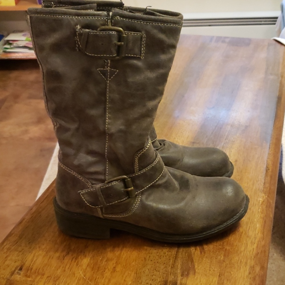 Boots mid calf